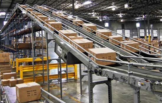 boxesonconveyor